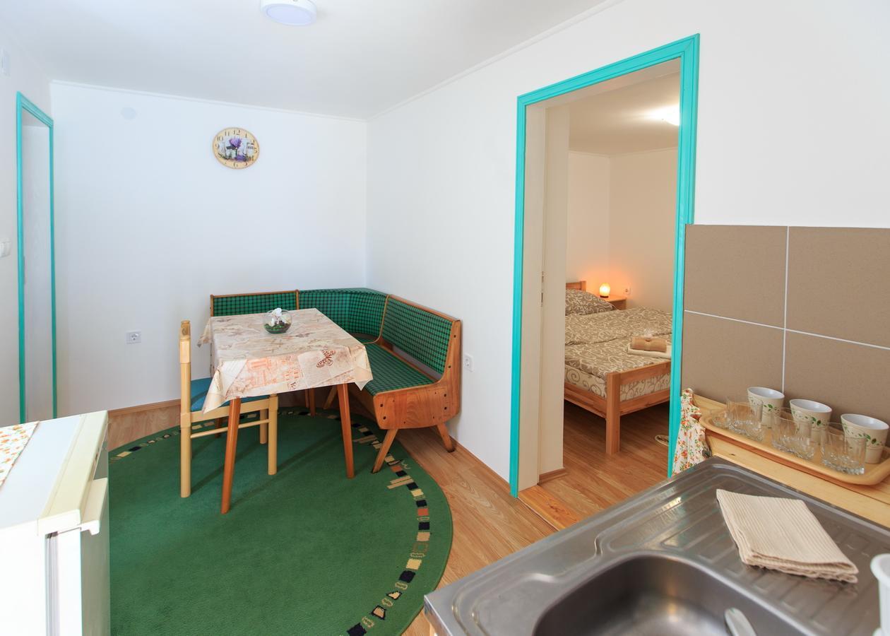 Fortuna Apartments Pacir 外观 照片